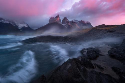 oneshotolive:  Torres del Paine in Chile is one of the most beautiful places on Earth, also one of the windiest with gusts sometimes exceeding 100 mph. I did my best on this morning to capture the ‘experience’ of the wind. [OC][2000x1334] 📷: mattymeis