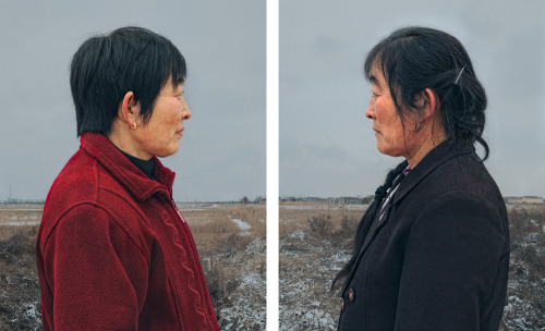 ovtro: “Stunning photos of identical twins as grown-ups show how the fate takes it course.” Photographer: Gao Rongguo(source) 
