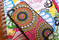 thelovelyheiress:  The case I bought today from Charming Charlie’s! I actually bought two but had to return one because it was really bent and wouldn’t fit my phone. :( 