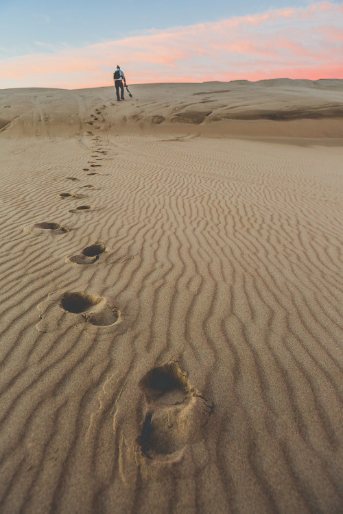 brianstowell:  Oregon Sand Dunes w/ @spudthesoundguy Yes, we have sand dunes :)