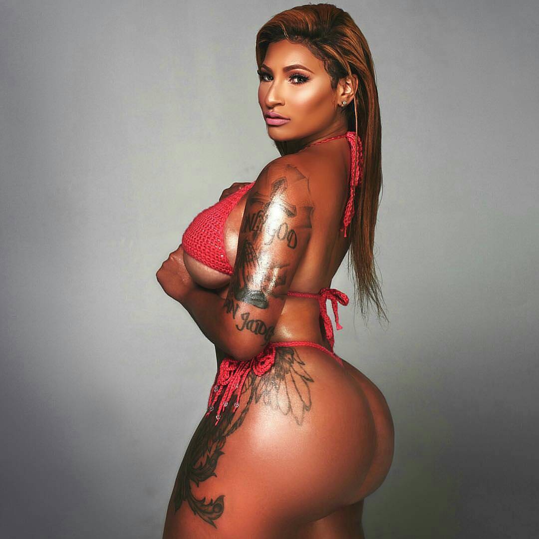 hillshavethighslive:  hillshavethighslive:  #Hills 😍 | @iamdestinymoore | #HillsHaveThighs