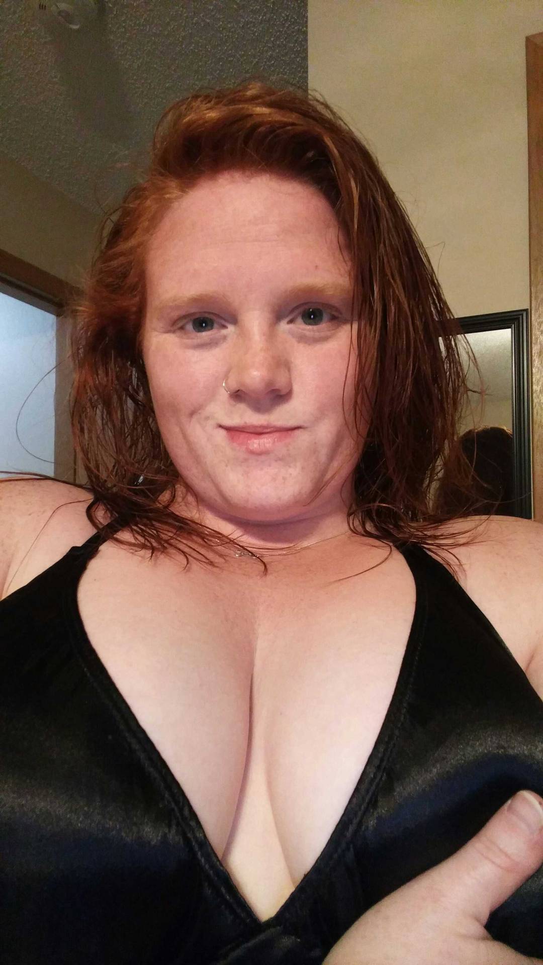 sexiestredheadofall:  Had a photo shoot by myself in my only sexy lingerie that i