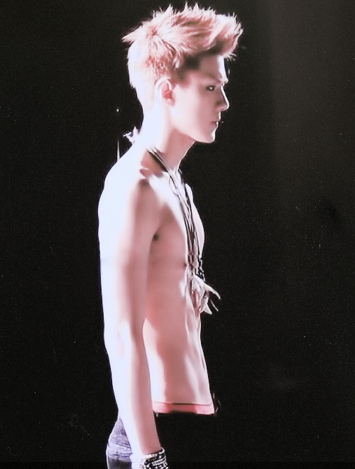 Porn photo fan-qins:  Sehun’s manga body（πーπ）