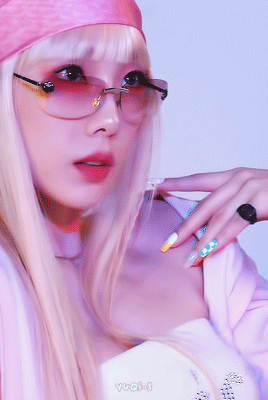 3/? Kim Taeyeon Gifs .