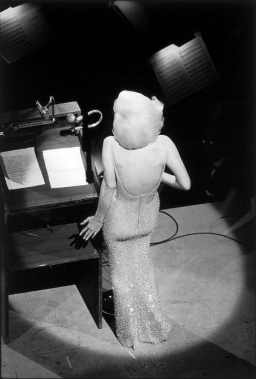 when-vintage-meets-modern:Marilyn Monroe singing ‘Happy Birthday, Mr. President’, 1