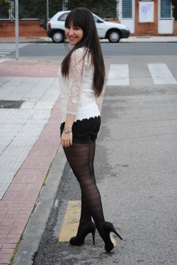 thepantyhosetights:  More #pantyhose #collants