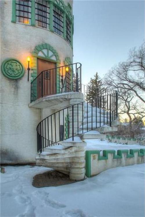 $1,750,000/4 br/3175 sq ftSubmission!Calgary, Alberta“ Six Spiral Stair Cases, a Bridge, Dominant To