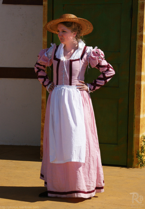 Elizabethan Pink Dress (Washington Midsummer Renaissance Faire, 2011)