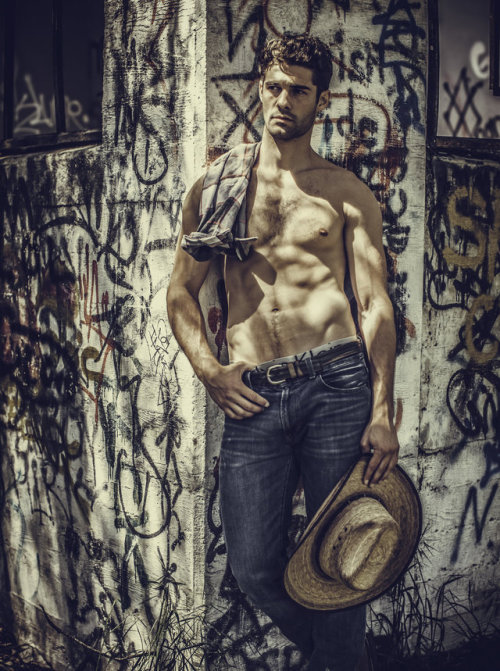 rapideyesmovement:  Andrew James Bliek By Rey Romero