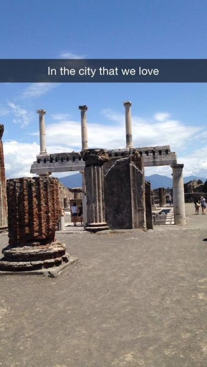 uhmeliamay:How I spent my time at Pompeii today
