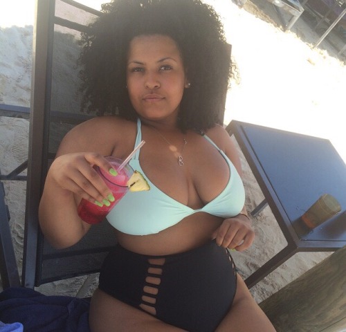 duttydominican:  birthday shawty chillin in paradise