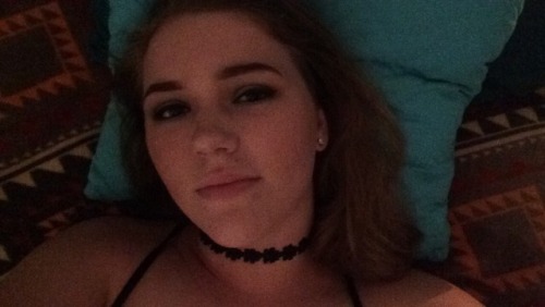 teenaged-hormones: Why buy a $5 choker when your hands cost $0?