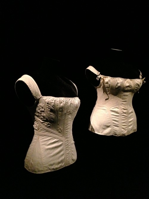 1820s-1830s ladies' undergarments: a mega-post