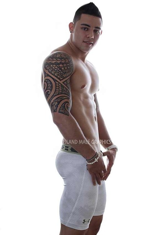 hotnshirtless:  http://bit.ly/17uhOZq 