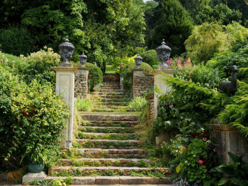 pagewoman:Iford Manor Garden, Bradford-on-Avon, Wiltshire, Englandbaldhiker.com