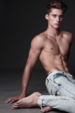 strangeforeignbeauty:  Ben Ley | Photographed by Eric Sposito