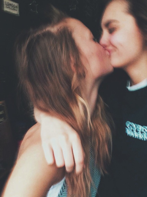 the-inspired-lesbian:Love & Lesbians