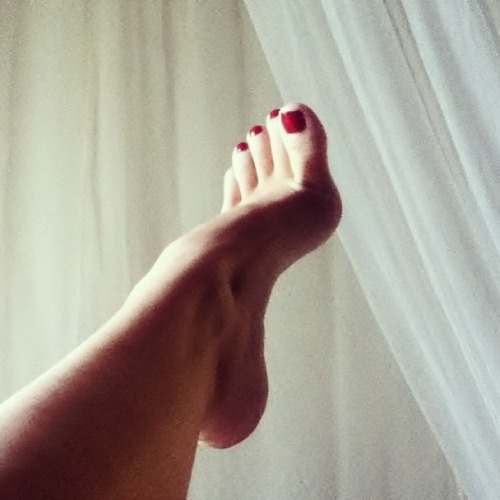 spoiledprincessaudrey: spoiledprincessaudrey: Worship. Pamper. Tribute. working on a private foot 