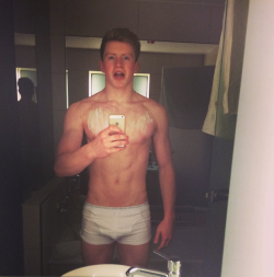 hombresdesnudo2:  Adam Peaty!!!