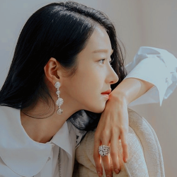 Voir un profil - Yisoo Myung 08412e5ffbc6c421090ef184ad96d6ea45ab07b7