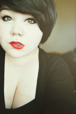 lightofmylifefire0fmyloins:  chubby-bunnies:  2 fab 4 u ~  she is beautiful holy shit 