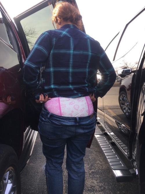 cookiewasdeleted: Just made it back home, and Cookie was in diapers for 90% of the trip. People have