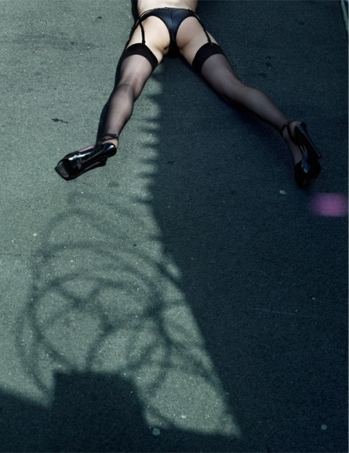 MARIQUE SCHIMMEL PHOTOGRAPHED BY DRIU & TIAGO FOR WONDERLAND: THE PRICELESS ISSUE, SEPTEMBER & OCTOBER 2011