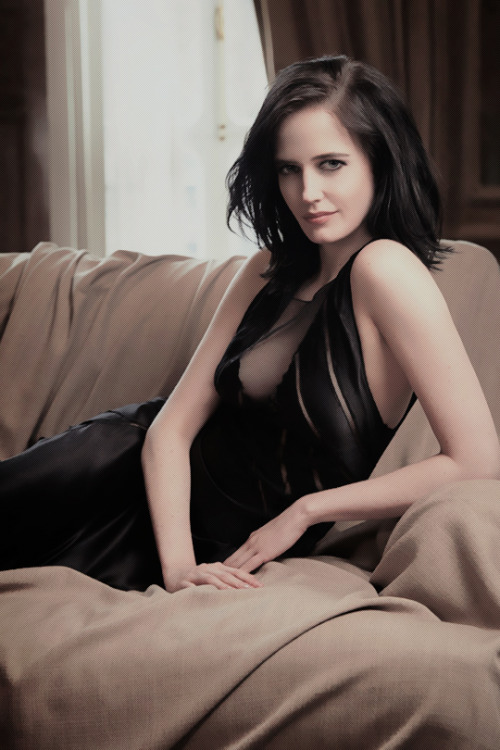 carolpelletier:Eva Green photographed by John Russo