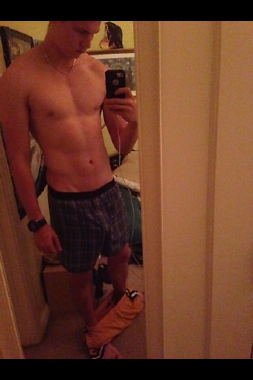 ...AND YET ANOTHER UNNECESSARY GAY NUDITY BLOG