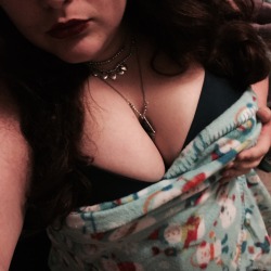 Bbwcharlierebel:  Showing Off My New Blue Bra And Snowman Blanket!