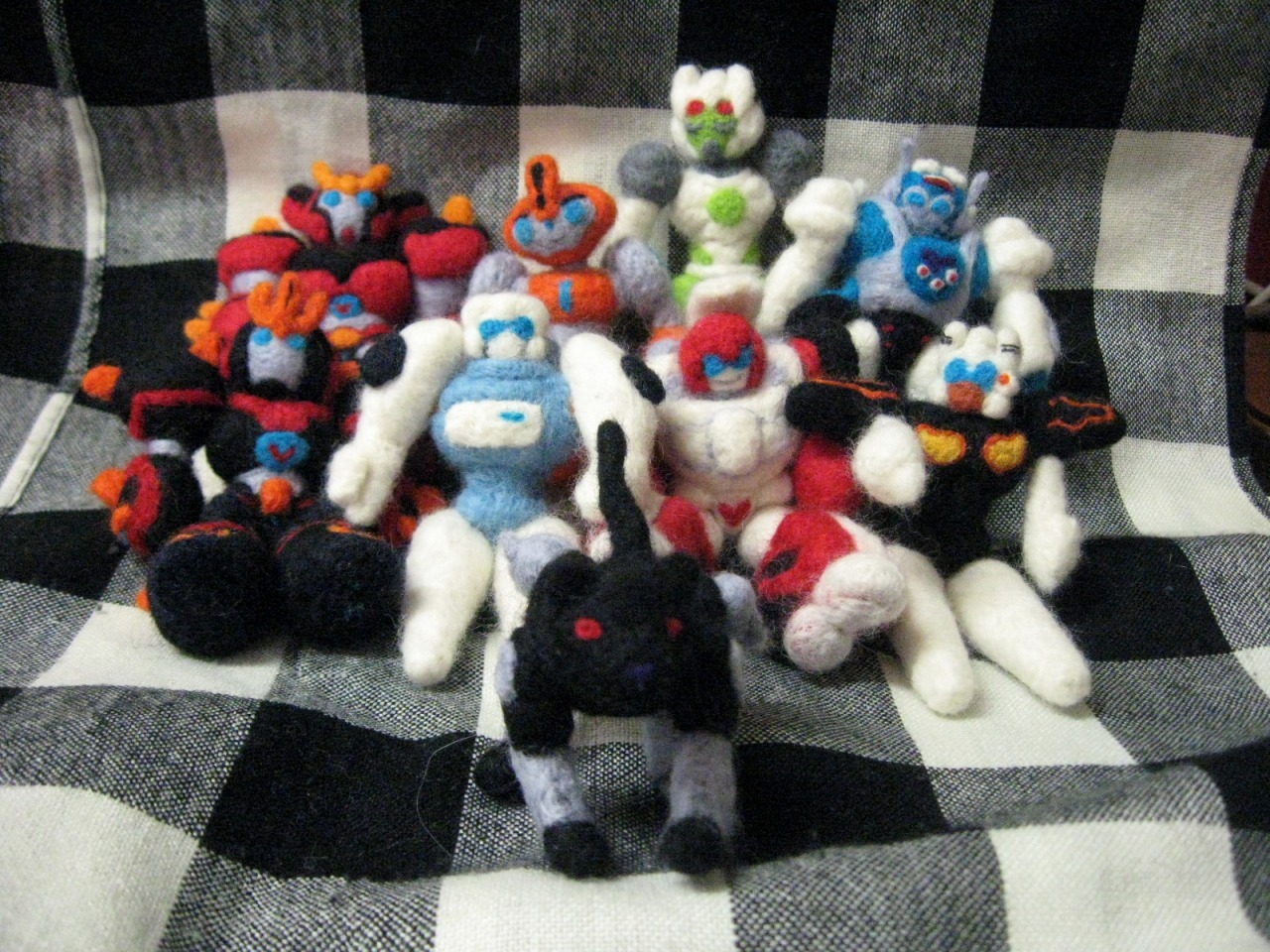 manicscribble:  manicdraconis:  Minibot Shopfill is LIVE!!Please boost if you can