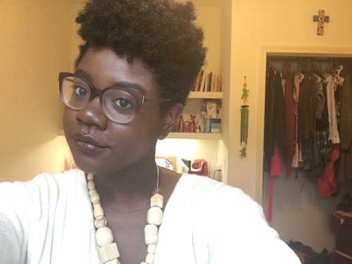 youngblackandvegan: recoveringpillowqueen: I’m sorry but I honestly feel like my hair and makeup l