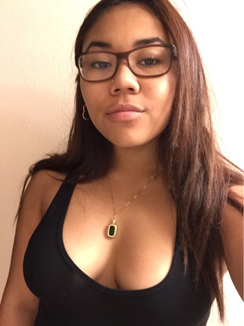 litshawty:  Let’s pretend my necklace isn’t backwards in the first one 