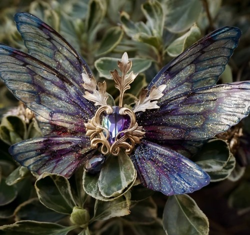 sosuperawesome:Fairy Wing Jewelry / CrownsAusgefuchst Art on Etsy