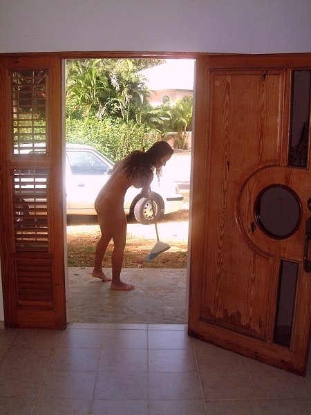 XXX Naked house cleaning photo