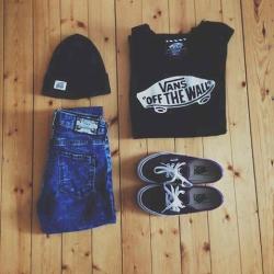 butshewasalreadybroken:  Untitled sur We Heart It. http://weheartit.com/entry/83035526/via/idkilove1D__