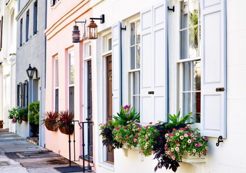 Happy #WindowboxWednesday from the Lowcountry! https://www.instagram.com/p/CLHGUvBAGUy/?igshid=1is6l