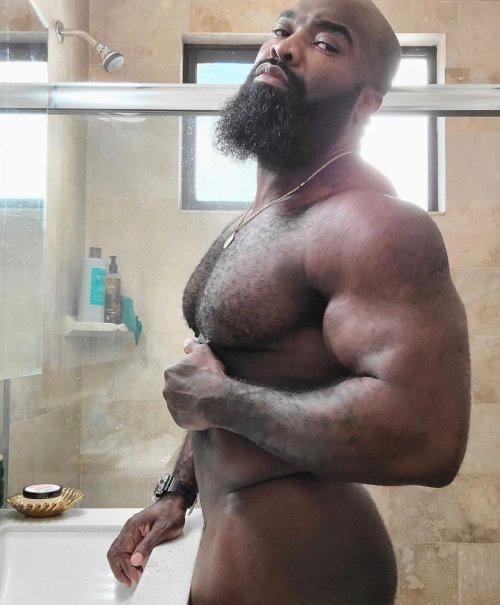 blackbeastlover:Sooo&hellip;. Are we doing this in the shower?🧐