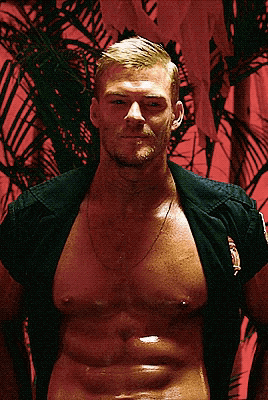 indiguus:     Have room for one more… naughty boy?     alan ritchson  