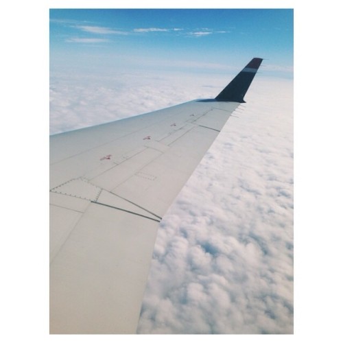 lohanthony:  spent this morning looking over the world and all it’s beauty ☁️🌍💙