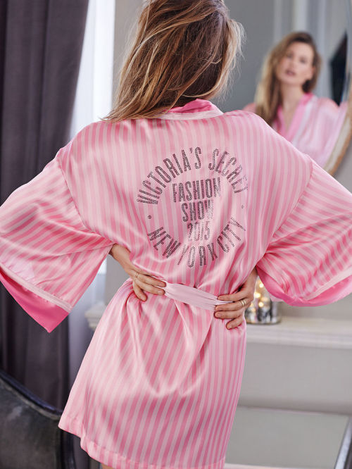 Behati with the VSFS 2015 robe!