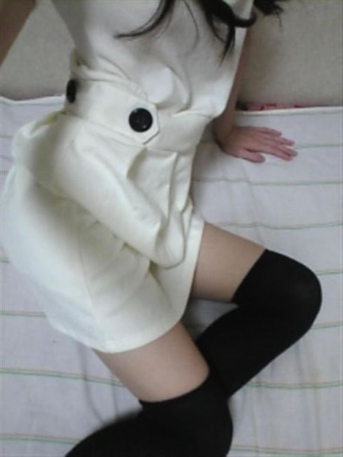 【三次】ニーソを履いた女の子のむらむらしてくる太もも画像 【3次元】三次エロ画像