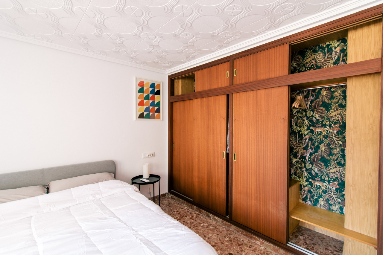 apartamento rojo y verde para airbnb en alicante - fotografo de interiorismo