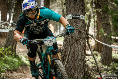 strange-measure:  Fox might have a 38mm fork coming. 進むMTBの高剛性化は、やはり正常進化なのだろうか。