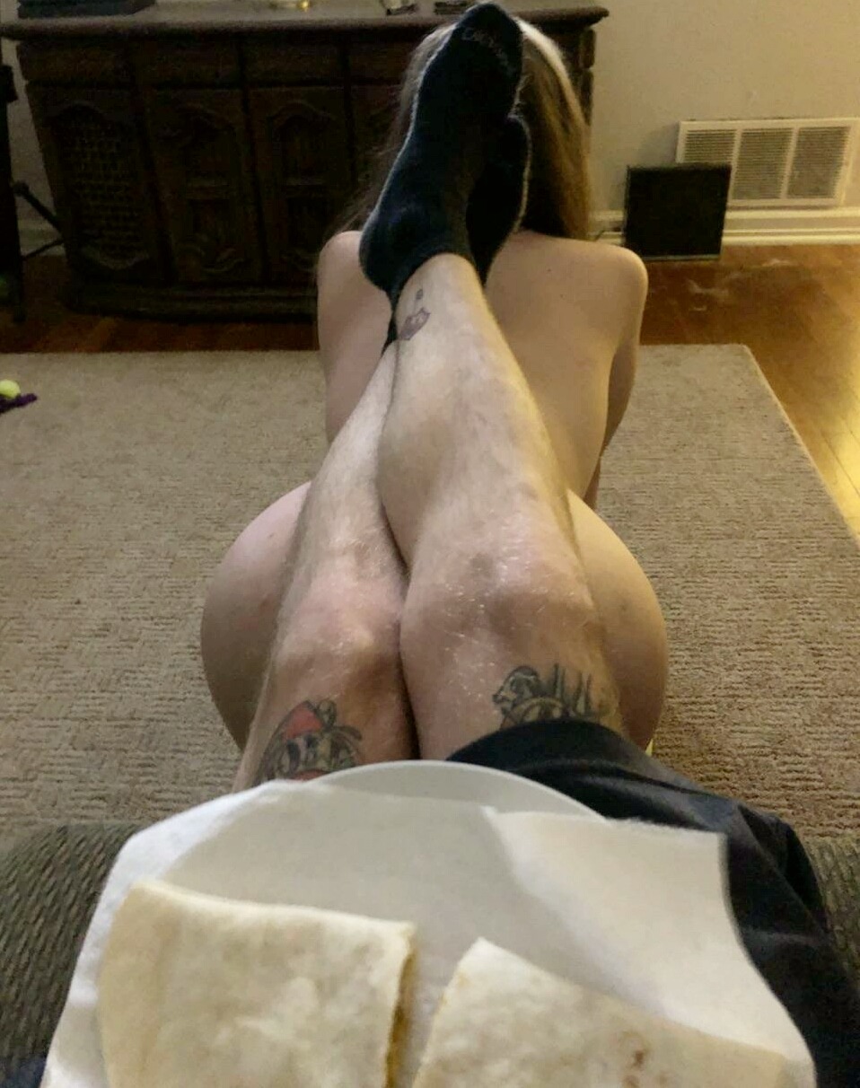 serveyoudaddy:  Sometimes Daddy just has to kick his feet up