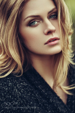 photografiae:  Lise by Jaykreens || http://ift.tt/1QrPc49