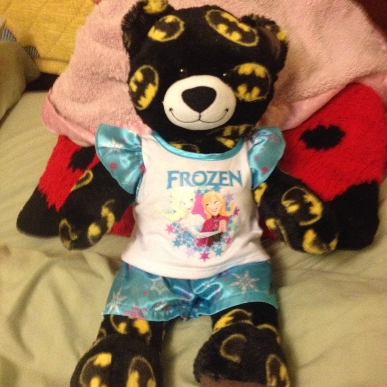 alwayslittleprincess:  Aggie got some new Frozen pj’s….isnt she adorable!? 