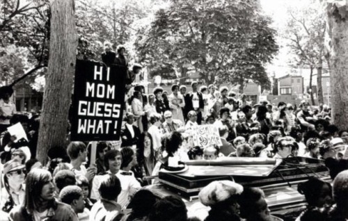 queerlibra:“Hi Mom, Guess What!” - First gay pride rally in philadelphia (1972) / Photographed by Ka