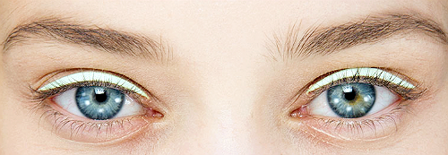 thefashionbubble:  Christian Dior Spring/Summer 2015 Beauty Details. 