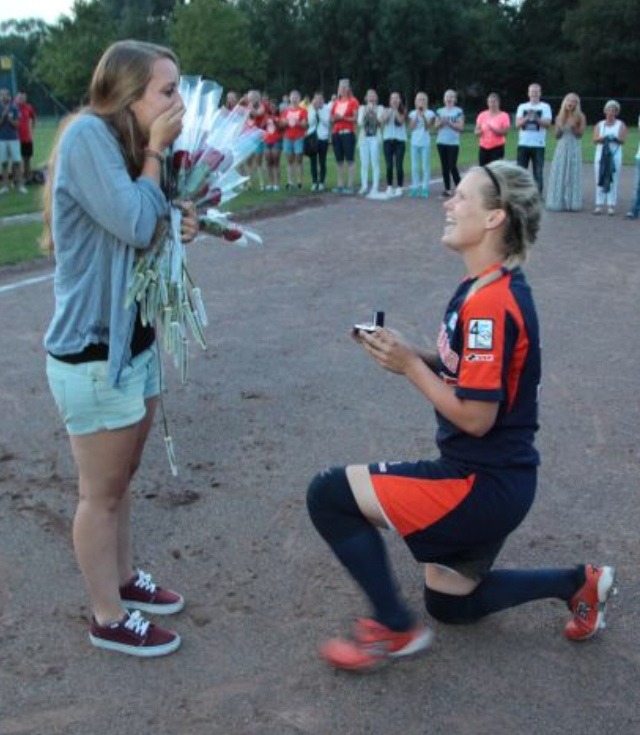 ladyloveplusoneforever:My Girlfriend proposed to me, I feel the luckiest girl of